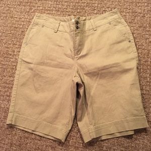 $11 SALE❤️CJ Banks Khaki Shorts Sz 14W